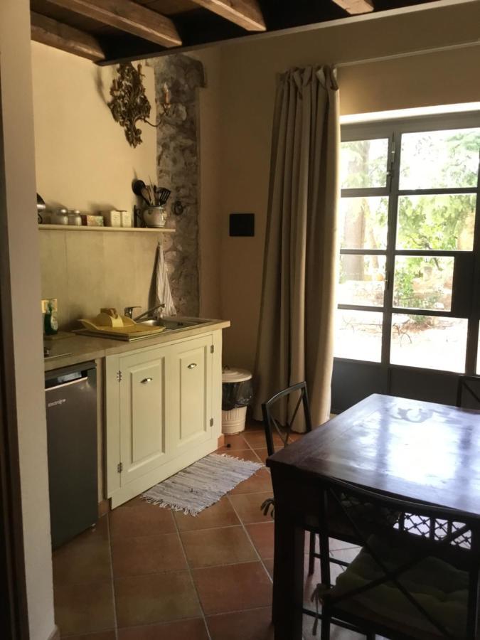 Agriturismo Castello Santa Margherita Cori Esterno foto