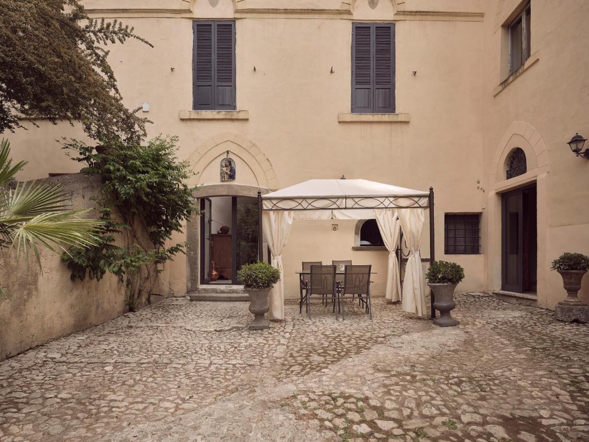 Agriturismo Castello Santa Margherita Cori Esterno foto
