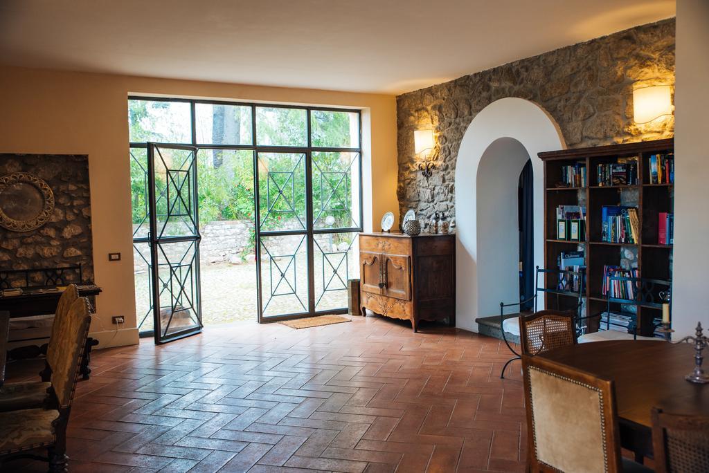 Agriturismo Castello Santa Margherita Cori Esterno foto